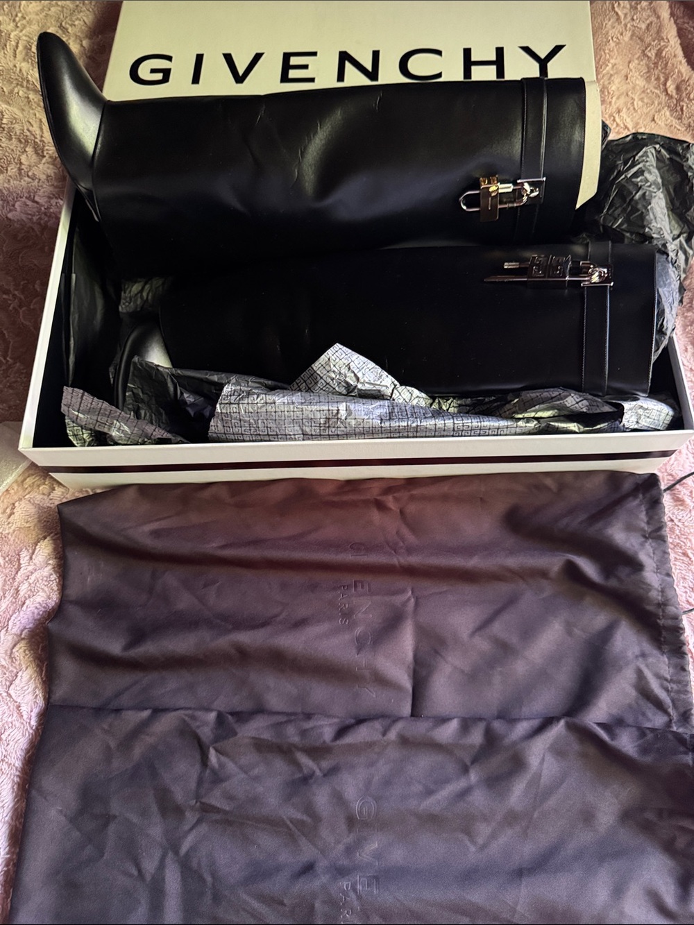 Givenchy shark lock Pant boots— Black Leather with Logo Charm. Very comfortable - Picture 15 of 17